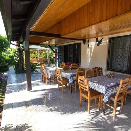 Apartment Fuer 8 Personen Ca 100 M In Novigrad, Adriakueste Kroatien Westkueste Von Istrien Karpinjan